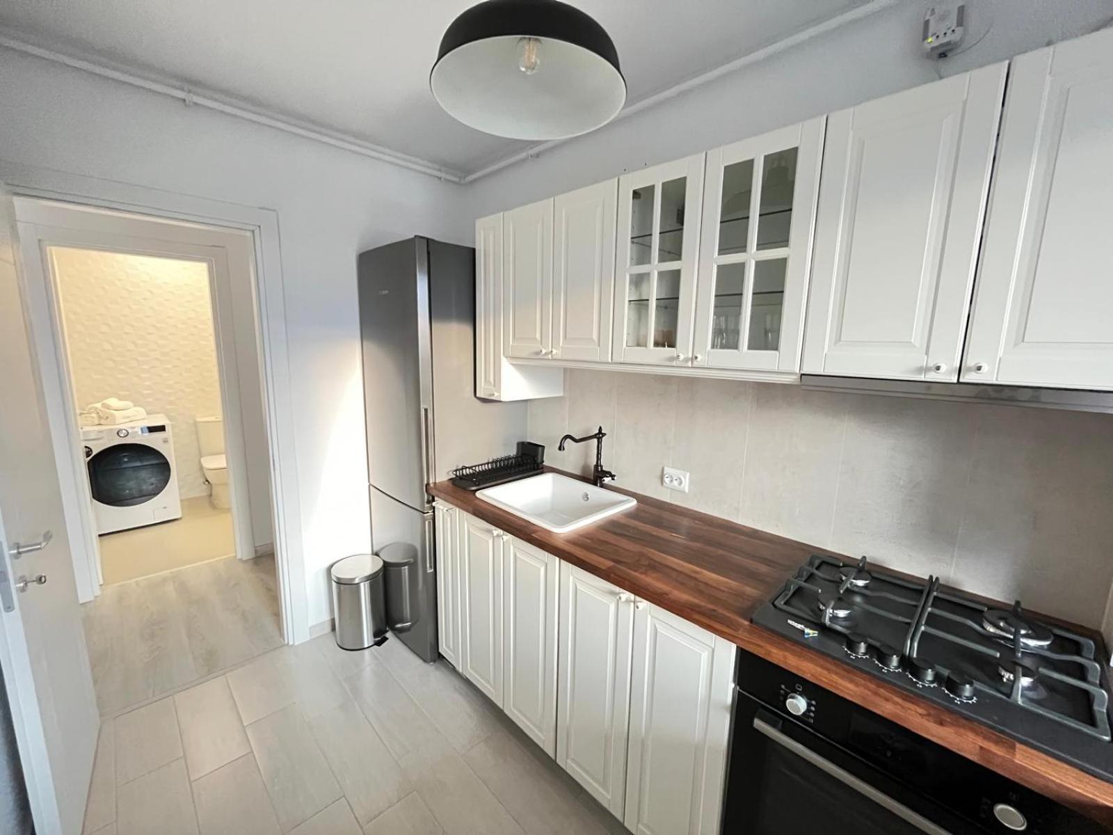 Hils Pallady - Amy Apartment *